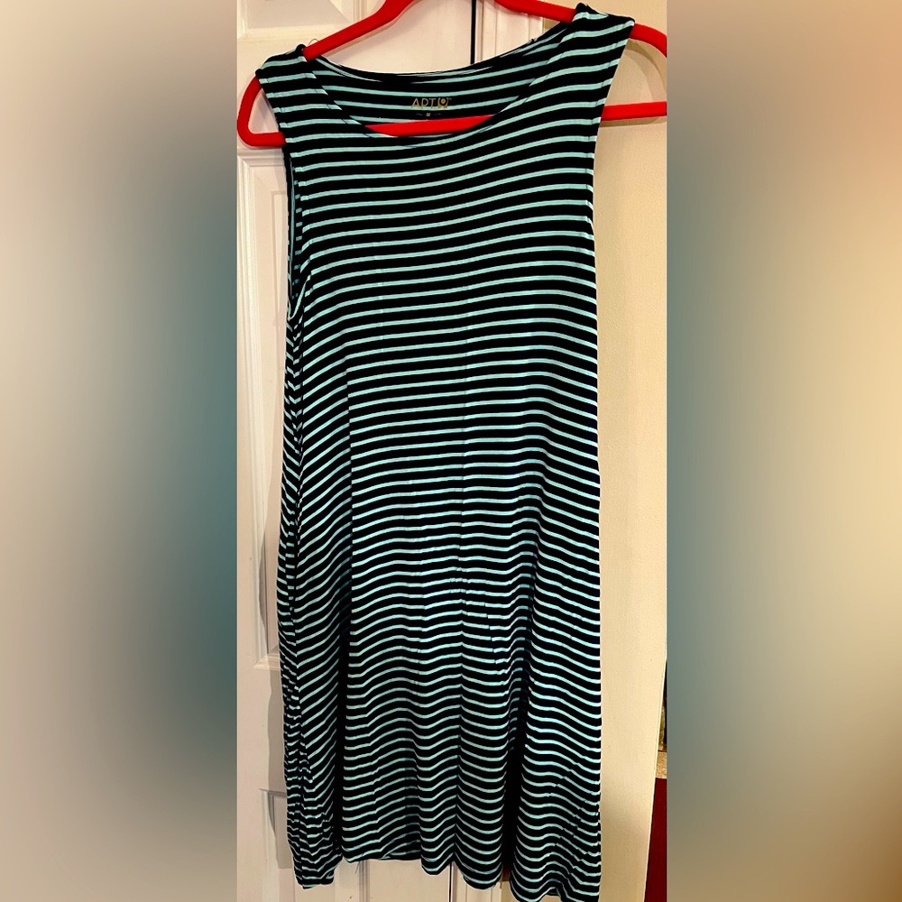 Apt 9 sleeveless dress with pockets in Navy Blue/Mint Green size M
